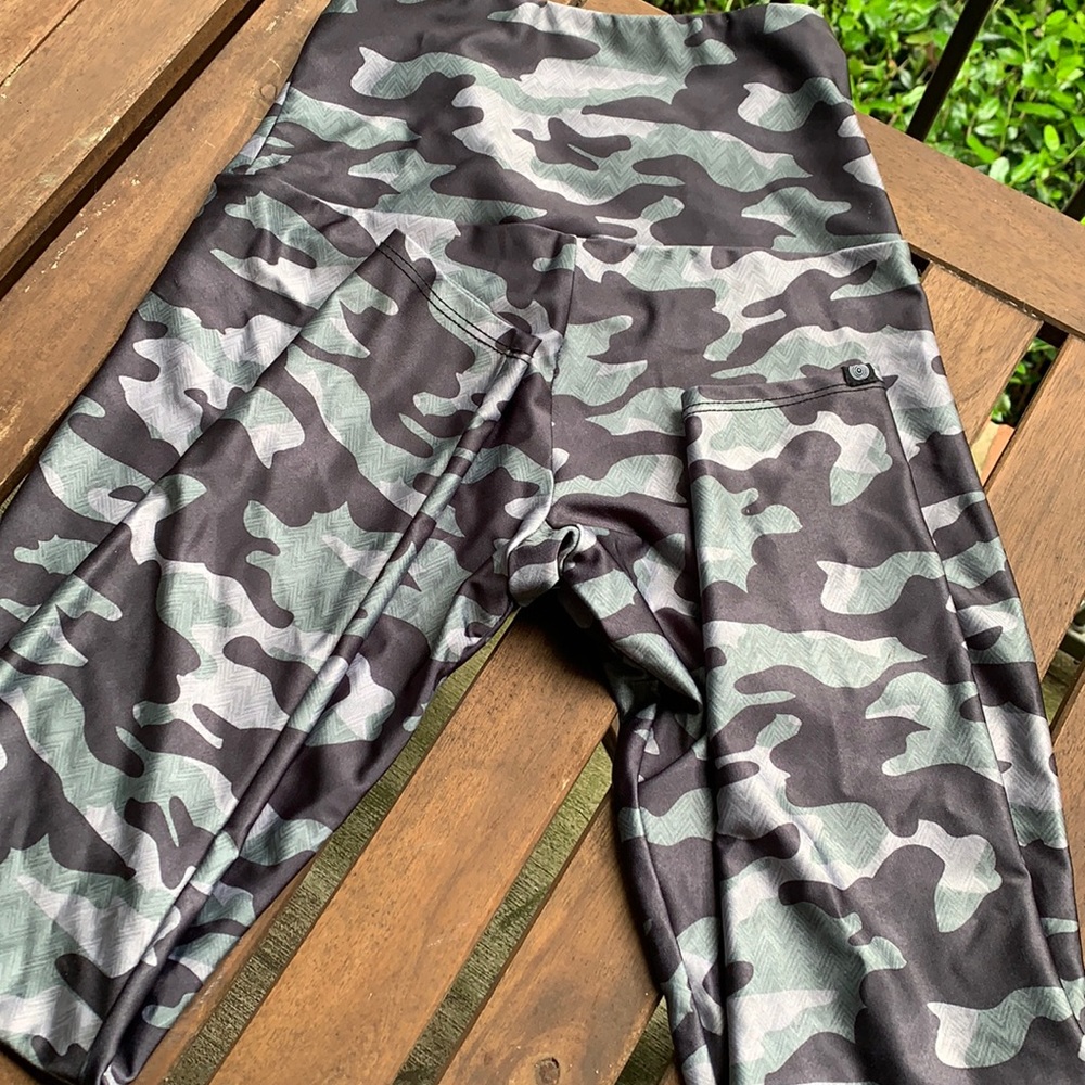 Indie flow Camo yoga pants waste to cuff 34”